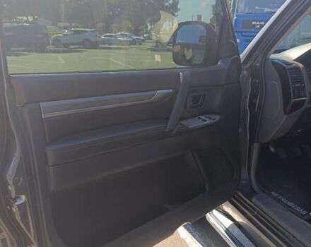 Серый Мицубиси Паджеро Вагон, объемом двигателя 3.2 л и пробегом 298 тыс. км за 10000 $, фото 6 на Automoto.ua