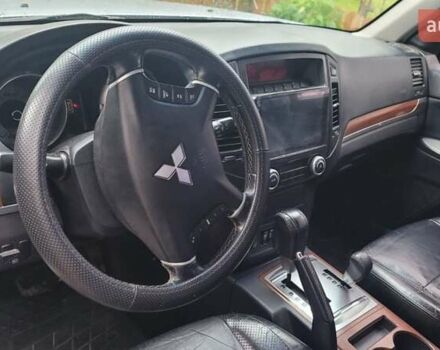 Сірий Міцубісі Паджеро Вагон, об'ємом двигуна 3.8 л та пробігом 263 тис. км за 12000 $, фото 5 на Automoto.ua