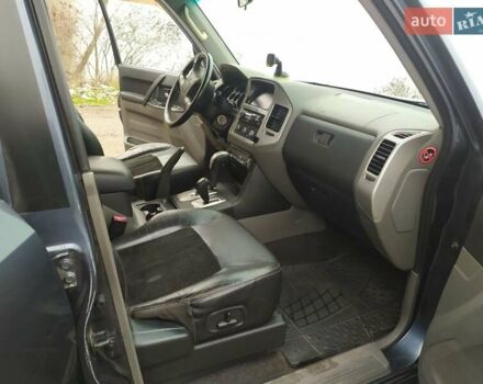 Серый Мицубиси Паджеро Вагон, объемом двигателя 3.2 л и пробегом 328 тыс. км за 8900 $, фото 10 на Automoto.ua