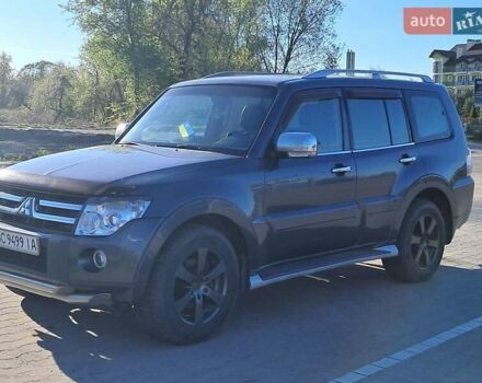 Серый Мицубиси Паджеро Вагон, объемом двигателя 3.2 л и пробегом 330 тыс. км за 12500 $, фото 4 на Automoto.ua