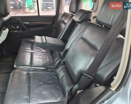 Серый Мицубиси Паджеро Вагон, объемом двигателя 3.83 л и пробегом 263 тыс. км за 9500 $, фото 10 на Automoto.ua