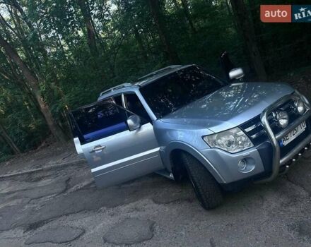 Сірий Міцубісі Паджеро Вагон, об'ємом двигуна 3.83 л та пробігом 350 тис. км за 9999 $, фото 4 на Automoto.ua