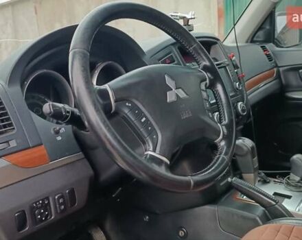 Серый Мицубиси Паджеро Вагон, объемом двигателя 3.2 л и пробегом 252 тыс. км за 12500 $, фото 56 на Automoto.ua