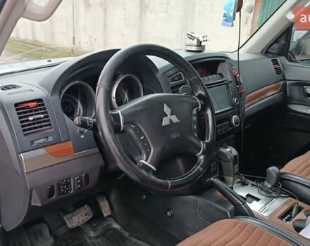 Серый Мицубиси Паджеро Вагон, объемом двигателя 3.2 л и пробегом 252 тыс. км за 12500 $, фото 53 на Automoto.ua