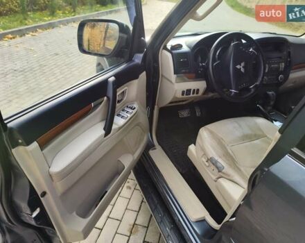 Серый Мицубиси Паджеро Вагон, объемом двигателя 2.97 л и пробегом 290 тыс. км за 9000 $, фото 6 на Automoto.ua