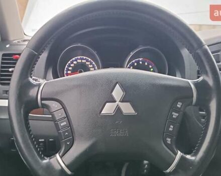 Серый Мицубиси Паджеро Вагон, объемом двигателя 3.2 л и пробегом 252 тыс. км за 12500 $, фото 105 на Automoto.ua