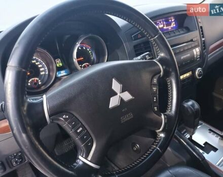 Серый Мицубиси Паджеро Вагон, объемом двигателя 3.2 л и пробегом 122 тыс. км за 14200 $, фото 9 на Automoto.ua