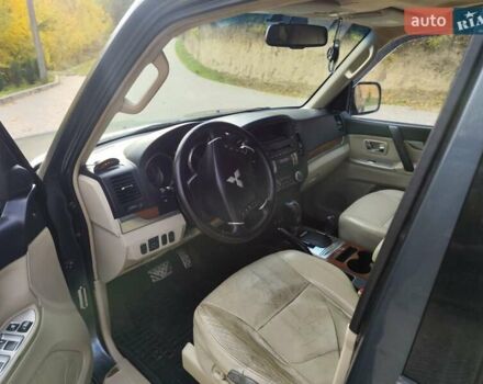 Серый Мицубиси Паджеро Вагон, объемом двигателя 2.97 л и пробегом 290 тыс. км за 9000 $, фото 1 на Automoto.ua