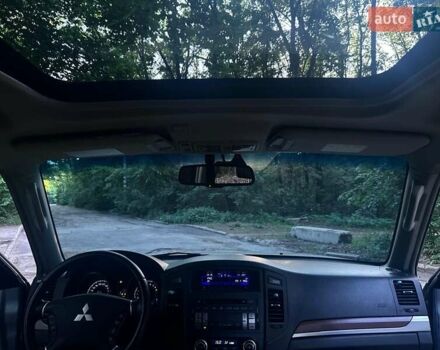 Сірий Міцубісі Паджеро Вагон, об'ємом двигуна 3.83 л та пробігом 350 тис. км за 9999 $, фото 2 на Automoto.ua