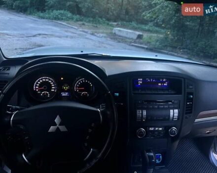 Сірий Міцубісі Паджеро Вагон, об'ємом двигуна 3.83 л та пробігом 350 тис. км за 9999 $, фото 3 на Automoto.ua