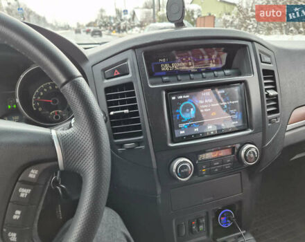 Серый Мицубиси Паджеро Вагон, объемом двигателя 3.83 л и пробегом 263 тыс. км за 9500 $, фото 16 на Automoto.ua