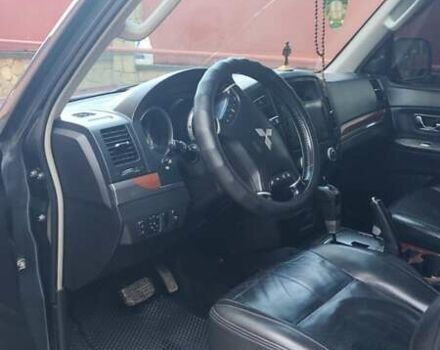 Сірий Міцубісі Паджеро Вагон, об'ємом двигуна 3.2 л та пробігом 326 тис. км за 13800 $, фото 4 на Automoto.ua