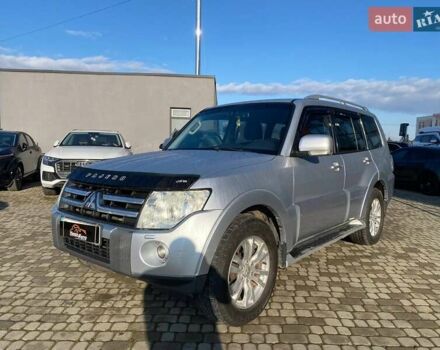 Сірий Міцубісі Паджеро Вагон, об'ємом двигуна 3.2 л та пробігом 263 тис. км за 13600 $, фото 2 на Automoto.ua