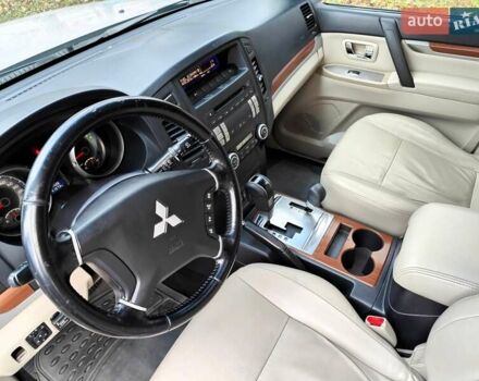 Серый Мицубиси Паджеро Вагон, объемом двигателя 3 л и пробегом 341 тыс. км за 11990 $, фото 47 на Automoto.ua