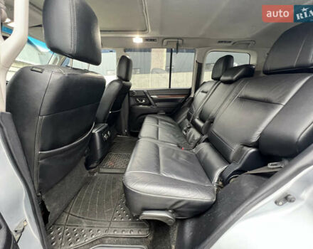 Серый Мицубиси Паджеро Вагон, объемом двигателя 3.2 л и пробегом 230 тыс. км за 9999 $, фото 21 на Automoto.ua