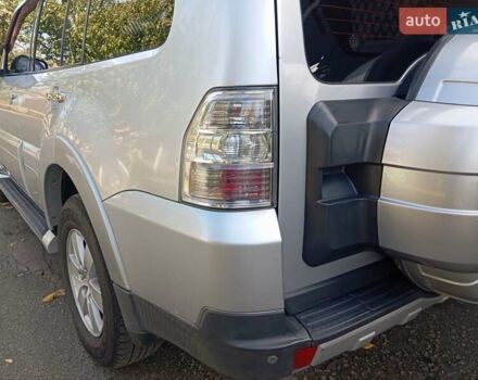 Міцубісі Паджеро Вагон 2008 у Никополе на Automoto.ua Сірий Міцубісі Паджеро Вагон, об'ємом двигуна 2.97 л та пробігом 198 тис. км за 10800 $, фото 6 на Automoto.ua