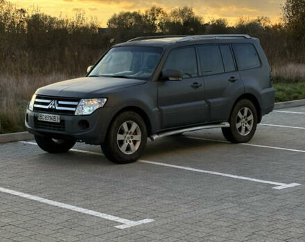 Серый Мицубиси Паджеро Вагон, объемом двигателя 3.2 л и пробегом 800 тыс. км за 8100 $, фото 3 на Automoto.ua