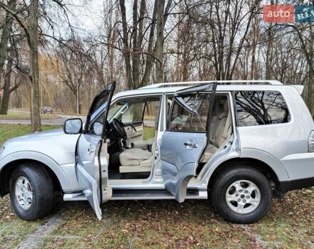 Серый Мицубиси Паджеро Вагон, объемом двигателя 3 л и пробегом 341 тыс. км за 11990 $, фото 11 на Automoto.ua