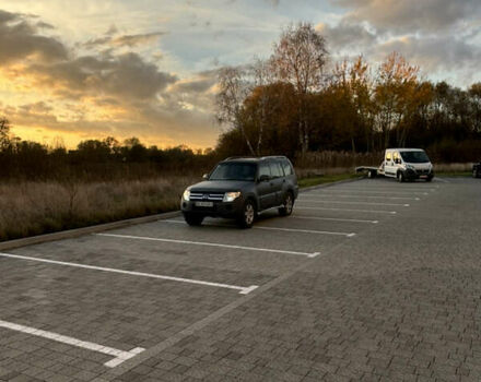 Серый Мицубиси Паджеро Вагон, объемом двигателя 3.2 л и пробегом 800 тыс. км за 8100 $, фото 2 на Automoto.ua