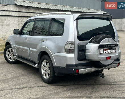 Серый Мицубиси Паджеро Вагон, объемом двигателя 3.2 л и пробегом 230 тыс. км за 9999 $, фото 3 на Automoto.ua