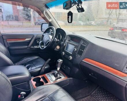 Сірий Міцубісі Паджеро Вагон, об'ємом двигуна 3.2 л та пробігом 180 тис. км за 16500 $, фото 10 на Automoto.ua