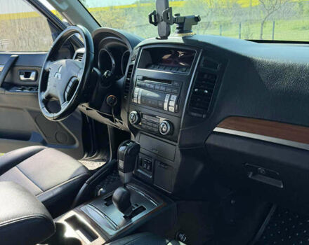 Сірий Міцубісі Паджеро Вагон, об'ємом двигуна 3 л та пробігом 185 тис. км за 9300 $, фото 13 на Automoto.ua