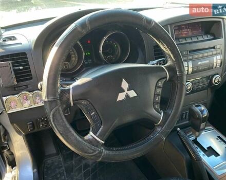 Сірий Міцубісі Паджеро Вагон, об'ємом двигуна 3.2 л та пробігом 263 тис. км за 13600 $, фото 13 на Automoto.ua