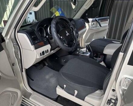 Серый Мицубиси Паджеро Вагон, объемом двигателя 3.2 л и пробегом 270 тыс. км за 13000 $, фото 10 на Automoto.ua