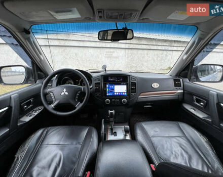 Серый Мицубиси Паджеро Вагон, объемом двигателя 3.2 л и пробегом 230 тыс. км за 9999 $, фото 11 на Automoto.ua