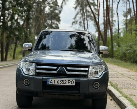 Серый Мицубиси Паджеро Вагон, объемом двигателя 3.83 л и пробегом 218 тыс. км за 11299 $, фото 1 на Automoto.ua
