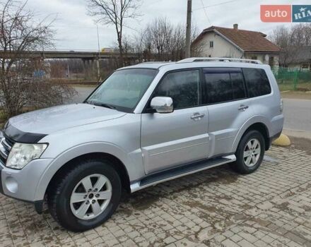 Сірий Міцубісі Паджеро Вагон, об'ємом двигуна 3 л та пробігом 239 тис. км за 10000 $, фото 1 на Automoto.ua