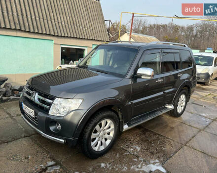 Серый Мицубиси Паджеро Вагон, объемом двигателя 3.2 л и пробегом 220 тыс. км за 17000 $, фото 2 на Automoto.ua