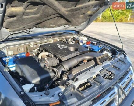 Серый Мицубиси Паджеро Вагон, объемом двигателя 3.2 л и пробегом 130 тыс. км за 19700 $, фото 18 на Automoto.ua