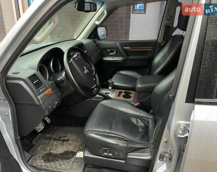 Серый Мицубиси Паджеро Вагон, объемом двигателя 3.2 л и пробегом 270 тыс. км за 16500 $, фото 9 на Automoto.ua