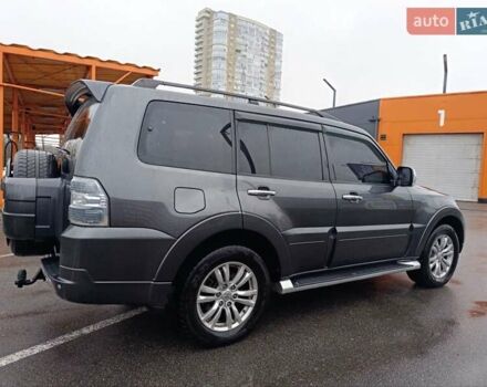 Сірий Міцубісі Паджеро Вагон, об'ємом двигуна 3.2 л та пробігом 183 тис. км за 17998 $, фото 3 на Automoto.ua