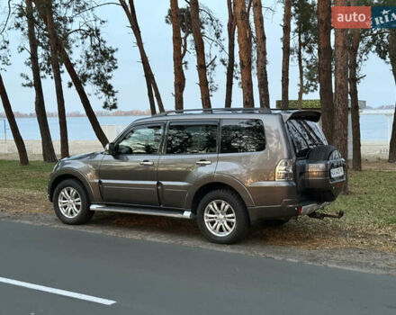 Серый Мицубиси Паджеро Вагон, объемом двигателя 3.2 л и пробегом 236 тыс. км за 16999 $, фото 4 на Automoto.ua