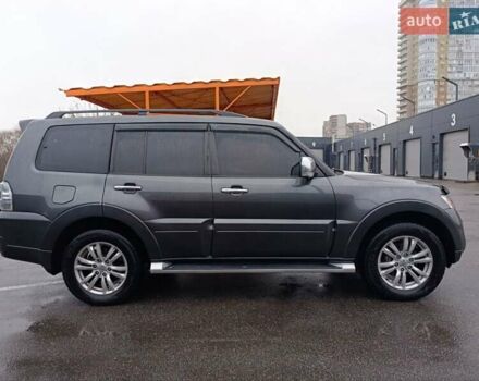 Сірий Міцубісі Паджеро Вагон, об'ємом двигуна 3.2 л та пробігом 183 тис. км за 17998 $, фото 2 на Automoto.ua