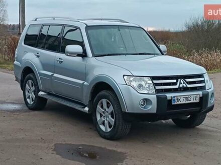 Серый Мицубиси Паджеро Вагон, объемом двигателя 3.2 л и пробегом 252 тыс. км за 12500 $, фото 1 на Automoto.ua