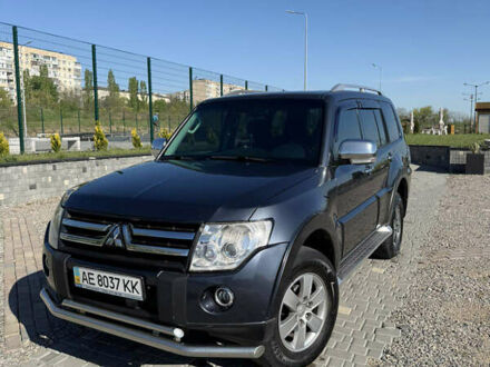 Серый Мицубиси Паджеро Вагон, объемом двигателя 3 л и пробегом 185 тыс. км за 9300 $, фото 1 на Automoto.ua