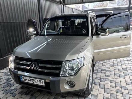 Серый Мицубиси Паджеро Вагон, объемом двигателя 3.2 л и пробегом 270 тыс. км за 13000 $, фото 1 на Automoto.ua