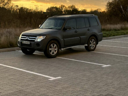 Серый Мицубиси Паджеро Вагон, объемом двигателя 3.2 л и пробегом 800 тыс. км за 8100 $, фото 1 на Automoto.ua