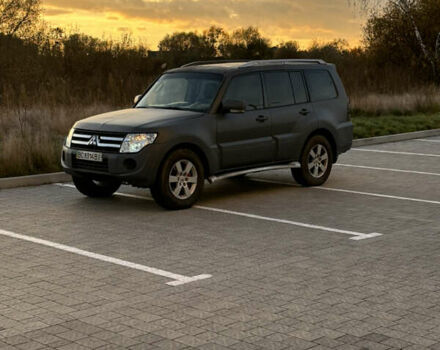Сірий Міцубісі Паджеро Вагон, об'ємом двигуна 3.2 л та пробігом 800 тис. км за 8100 $, фото 1 на Automoto.ua