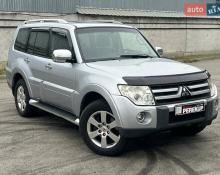 Серый Мицубиси Паджеро Вагон, объемом двигателя 3.2 л и пробегом 230 тыс. км за 9999 $, фото 1 на Automoto.ua