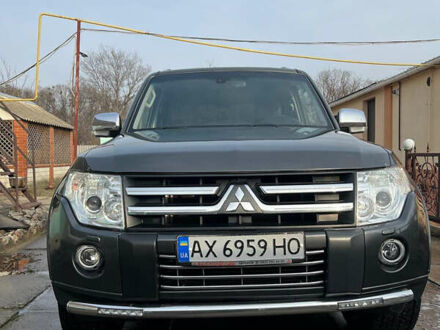 Серый Мицубиси Паджеро Вагон, объемом двигателя 3.2 л и пробегом 220 тыс. км за 17000 $, фото 1 на Automoto.ua