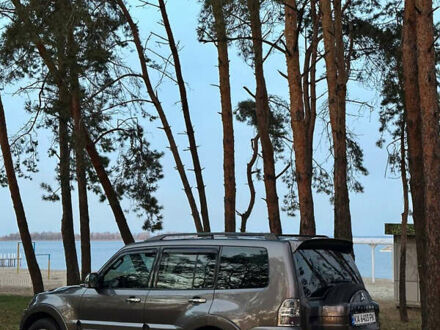 Сірий Міцубісі Паджеро Вагон, об'ємом двигуна 3.2 л та пробігом 236 тис. км за 16999 $, фото 1 на Automoto.ua