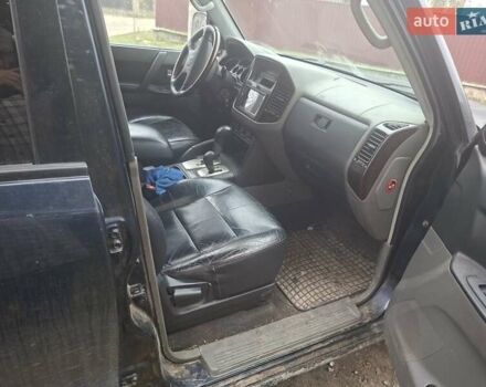 Синий Мицубиси Паджеро Вагон, объемом двигателя 3.2 л и пробегом 300 тыс. км за 7200 $, фото 2 на Automoto.ua