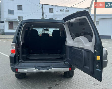 Зеленый Мицубиси Паджеро Вагон, объемом двигателя 3.2 л и пробегом 220 тыс. км за 7200 $, фото 73 на Automoto.ua