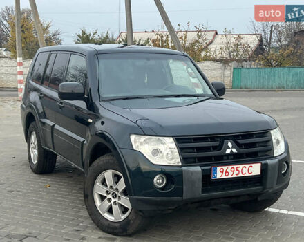 Зеленый Мицубиси Паджеро Вагон, объемом двигателя 3.2 л и пробегом 220 тыс. км за 7200 $, фото 3 на Automoto.ua