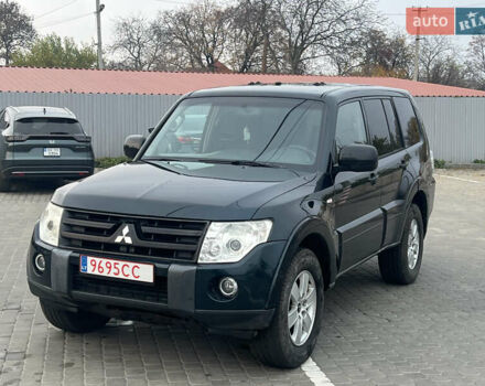 Зеленый Мицубиси Паджеро Вагон, объемом двигателя 3.2 л и пробегом 220 тыс. км за 7200 $, фото 21 на Automoto.ua