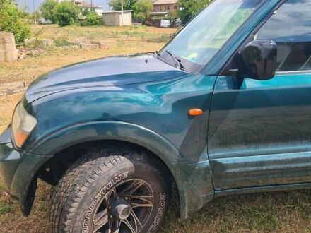 Зеленый Мицубиси Паджеро Вагон, объемом двигателя 3.5 л и пробегом 300 тыс. км за 8000 $, фото 1 на Automoto.ua